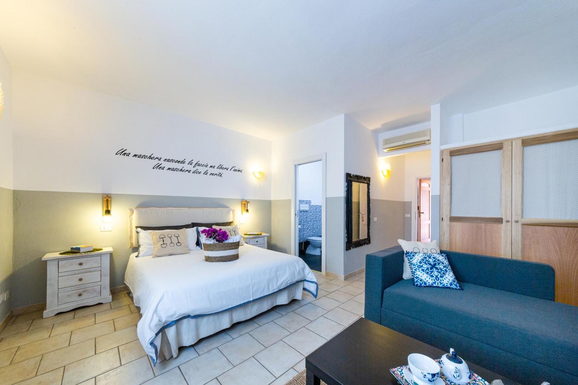 Le Maschere B&B Санта-Тереза-Галлура Екстер'єр фото