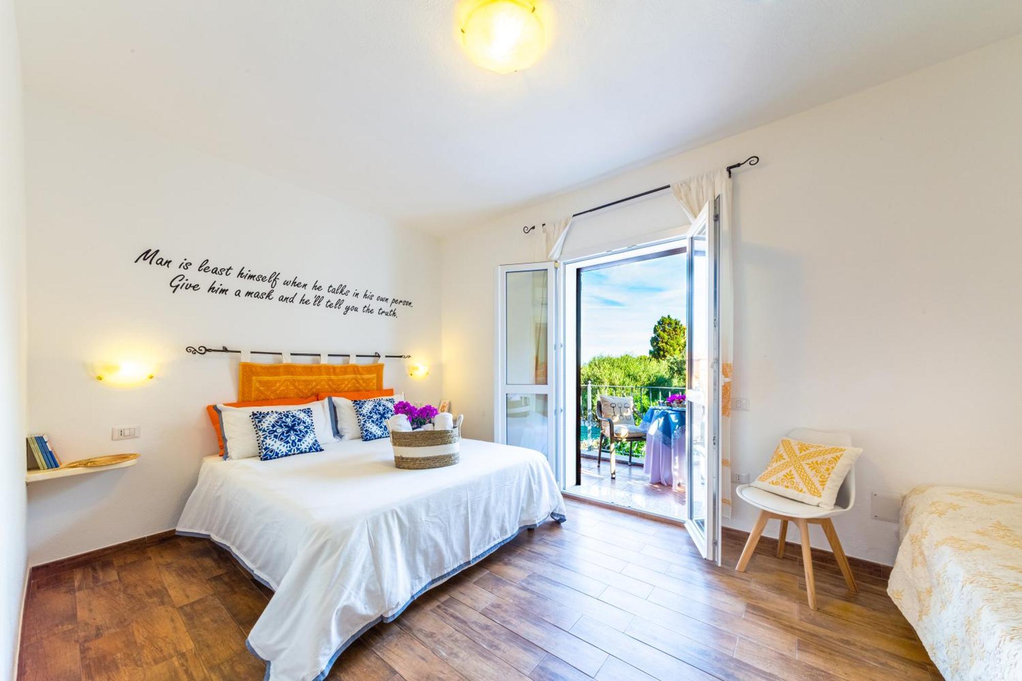 Le Maschere B&B Санта-Тереза-Галлура Екстер'єр фото