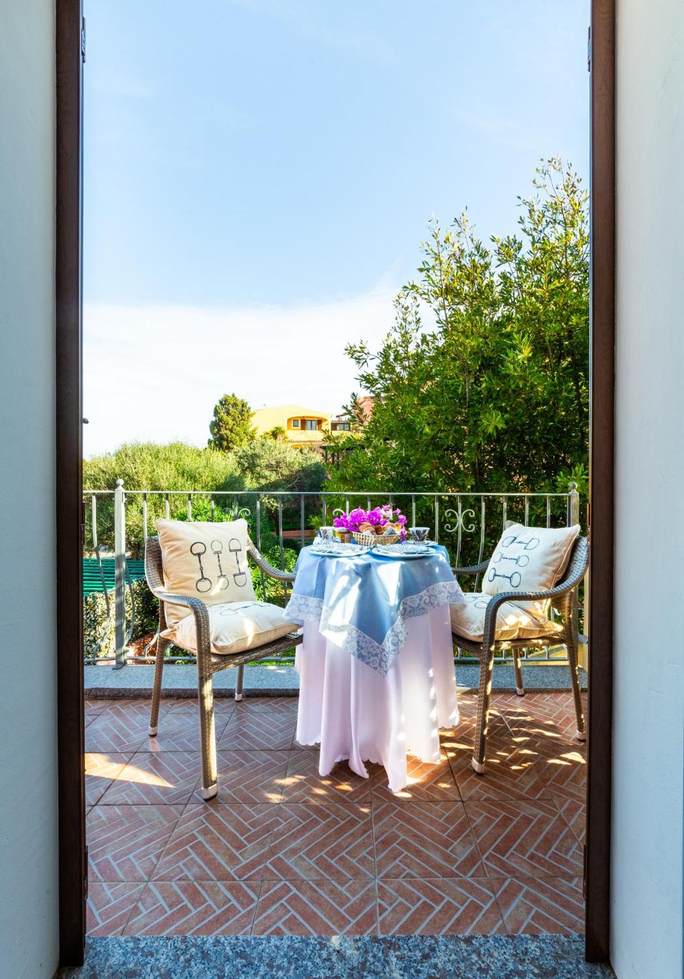Le Maschere B&B Санта-Тереза-Галлура Екстер'єр фото
