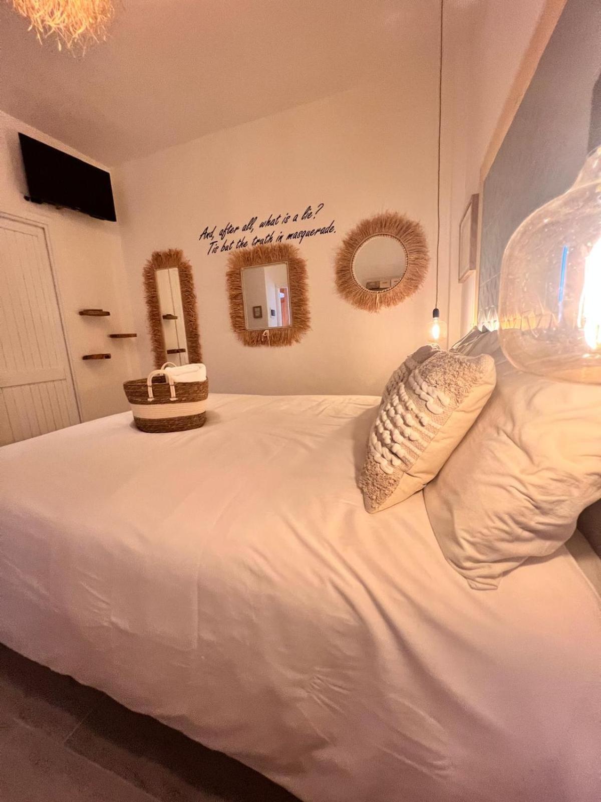 Le Maschere B&B Санта-Тереза-Галлура Екстер'єр фото